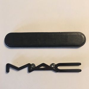 MAC Cosmetics magnetic pin